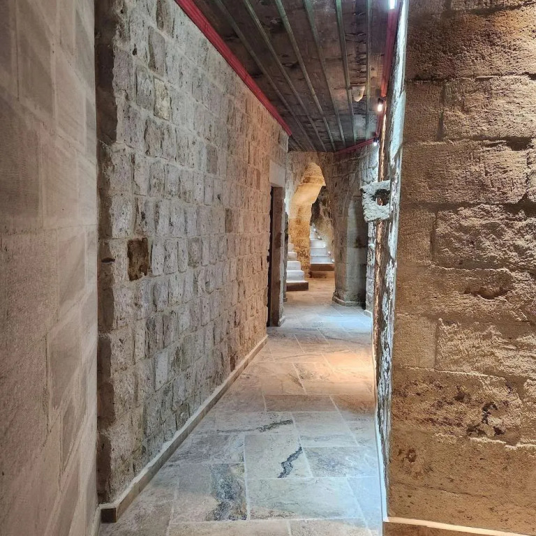 Noahs Ark Cave Hotel