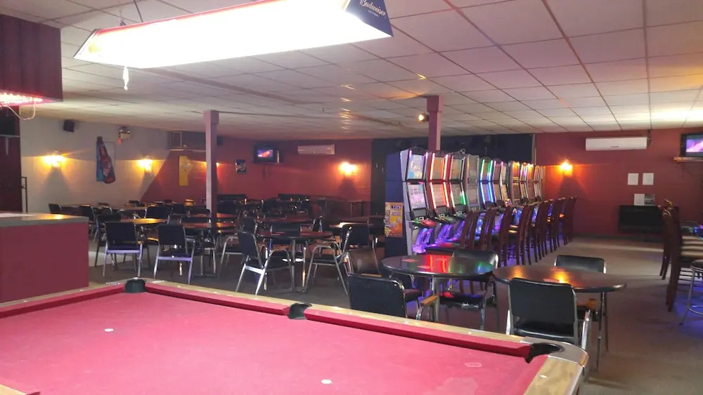Nelson Motor Hotel