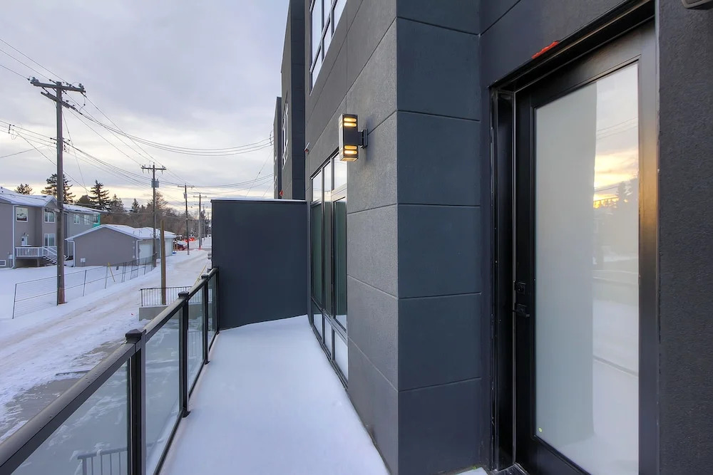 New Luxury Townhome 25