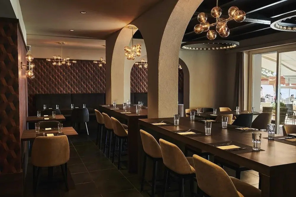 Vista Lakefront Boutique Hotel