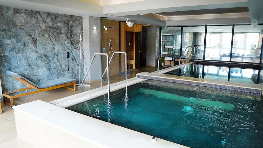 Aniroc Signature Hotel