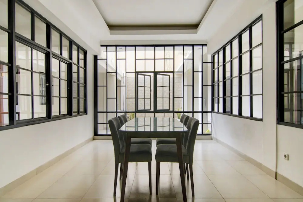 The Shine Residence by OYO Rooms