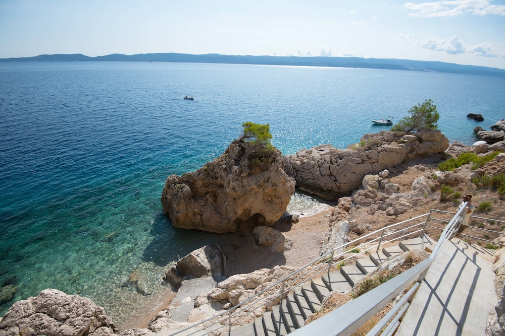 Apartments Andrea - Beachfront & Sea-view Terrace