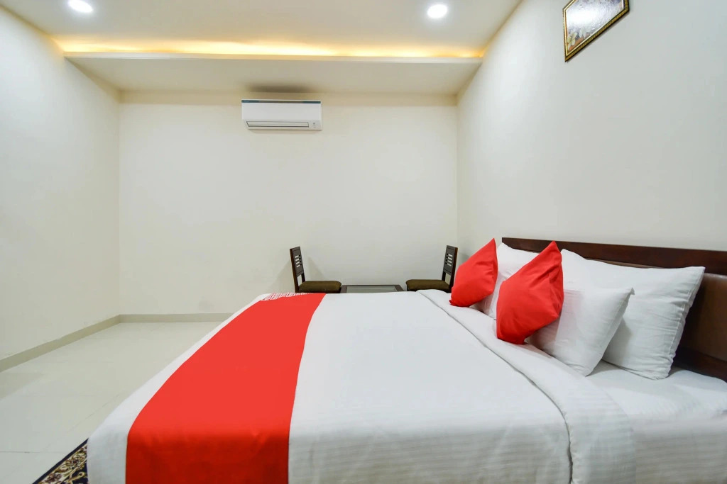 The Magestic Resort by OYO Rooms