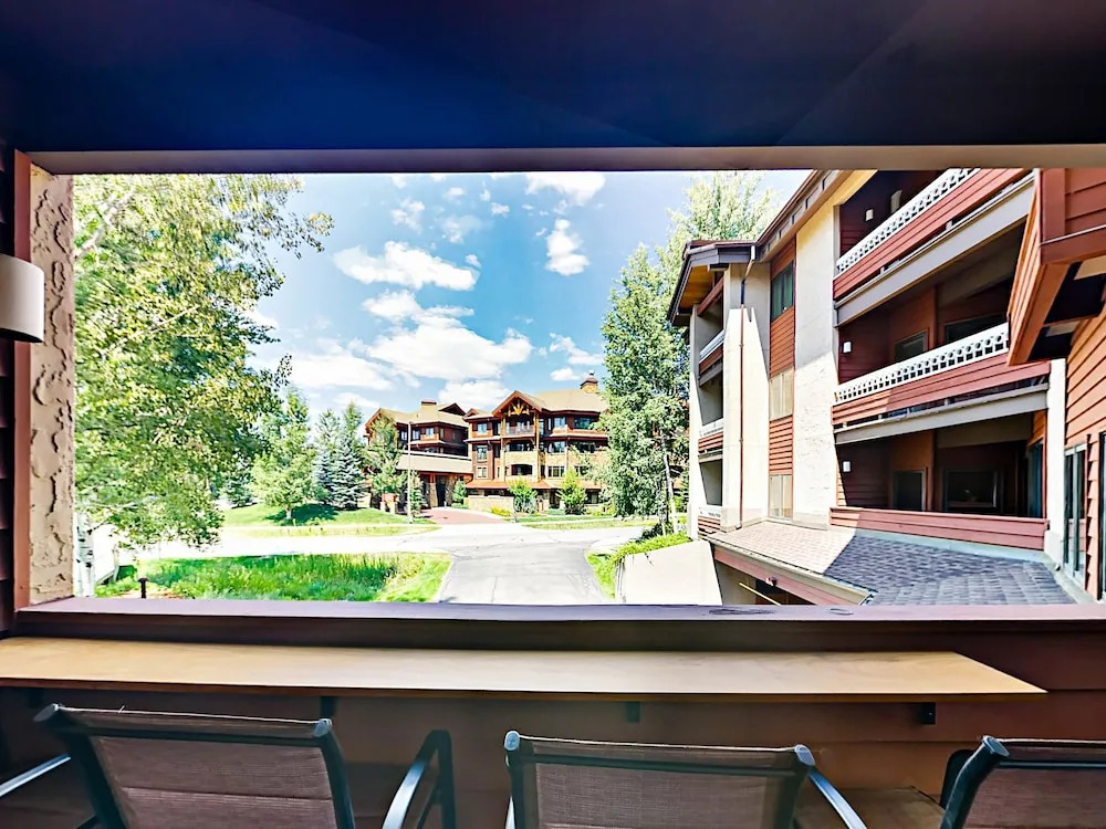 2800 Village Drive Condo Unit 1101 3 Bedrooms 3 Bathrooms Condo