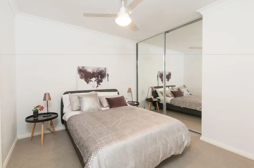 Lakeview Suite 15