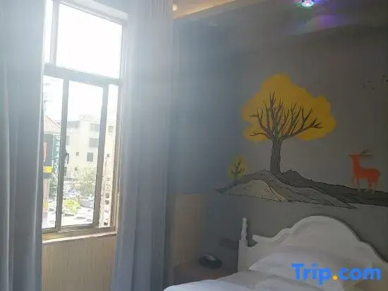 Yijiangnan Yun Homestay (Qionghai Aihua East Road High Speed Railway Station)