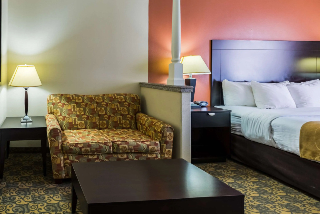 Comfort Suites Westchase Houston Energy Corridor