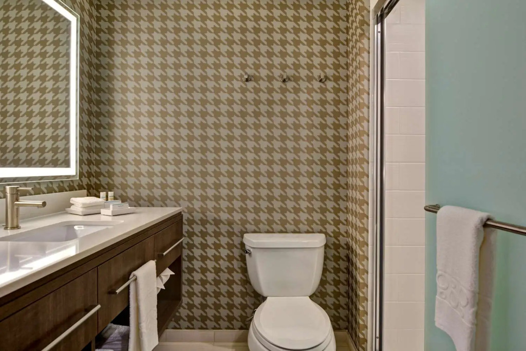 Home2 Suites By Hilton Orlando Flamingo Crossings, FL