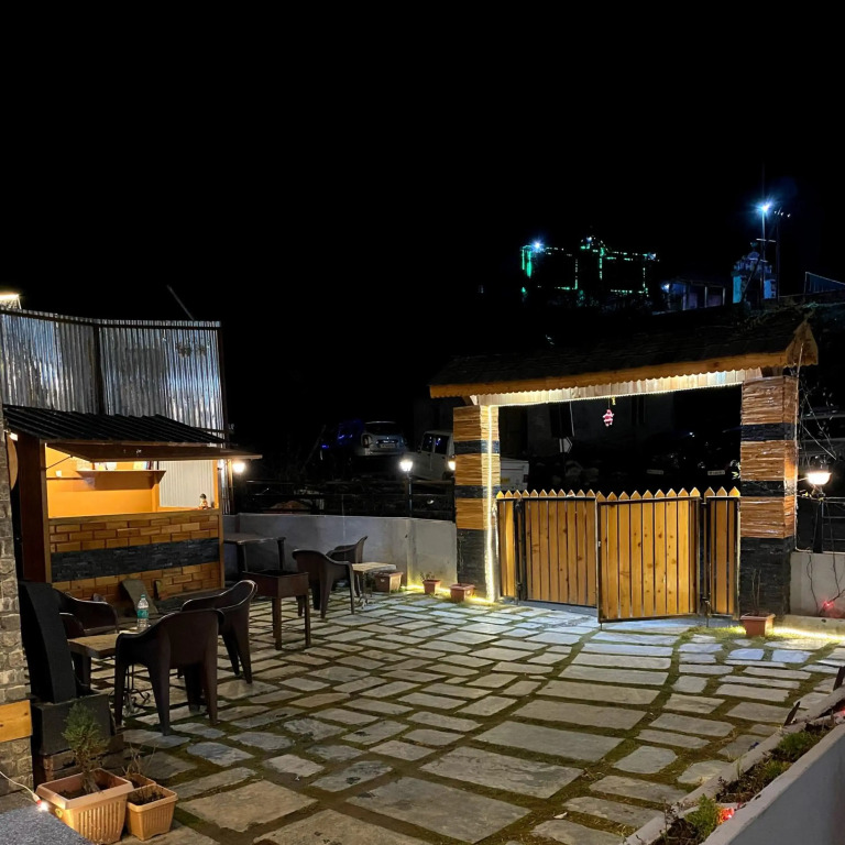 Dhi Ananta Homestay - Pure Veg