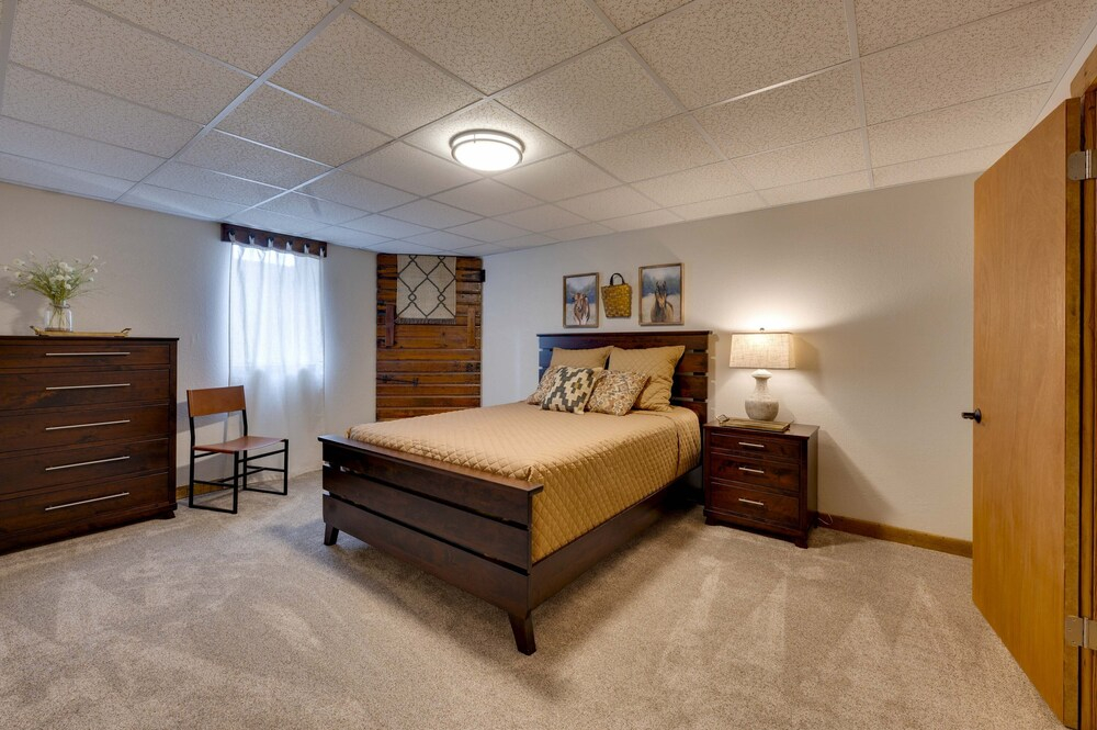 Game Room + Patio: 'bremer House Waverly Rental'
