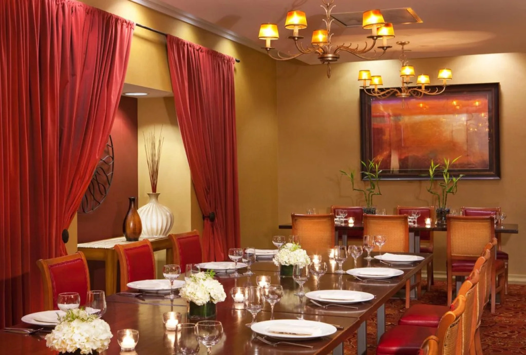 Grand Laurel Hotel