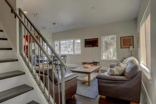 Surfsup-River View-AC-3BR/2BA