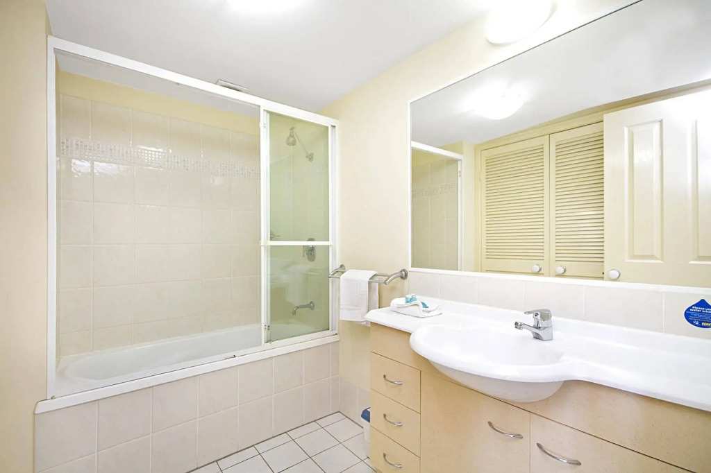 Golden Riviera Beach Resort