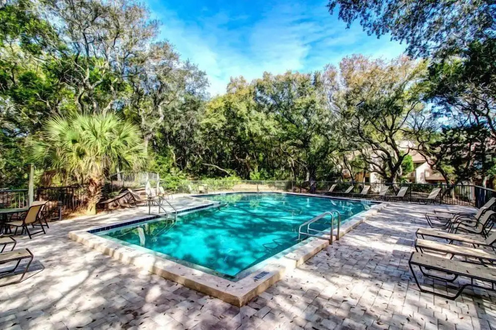 2072 Beachwood Villa