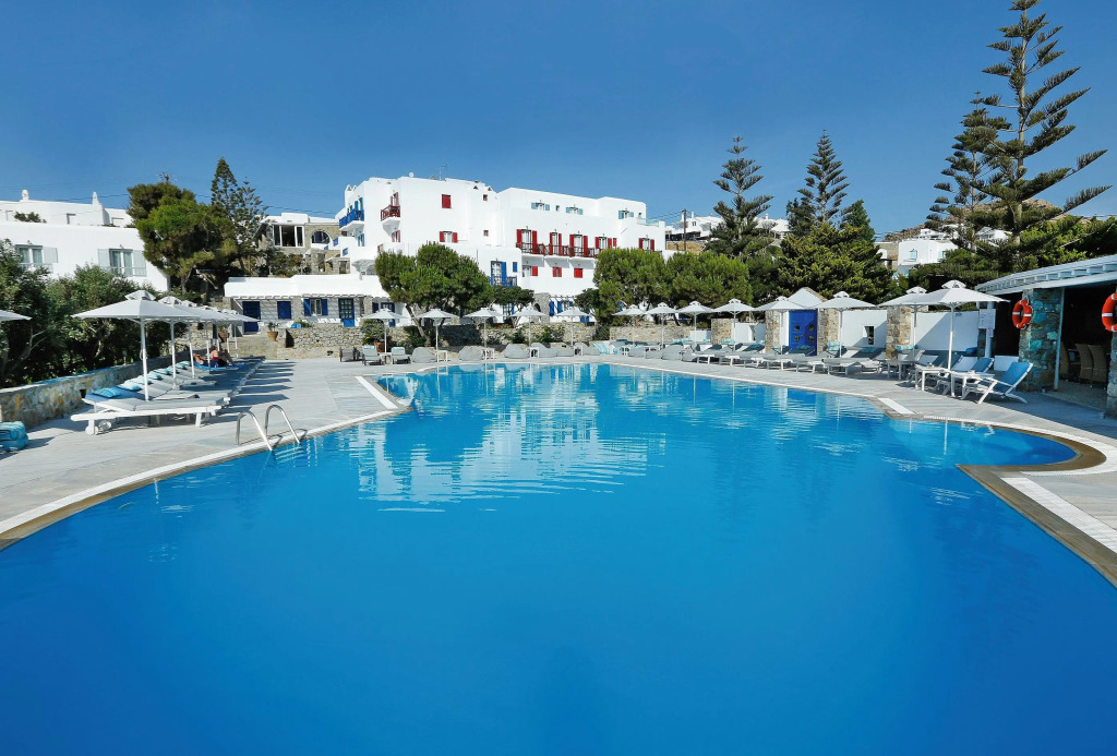 Kamari Hotel