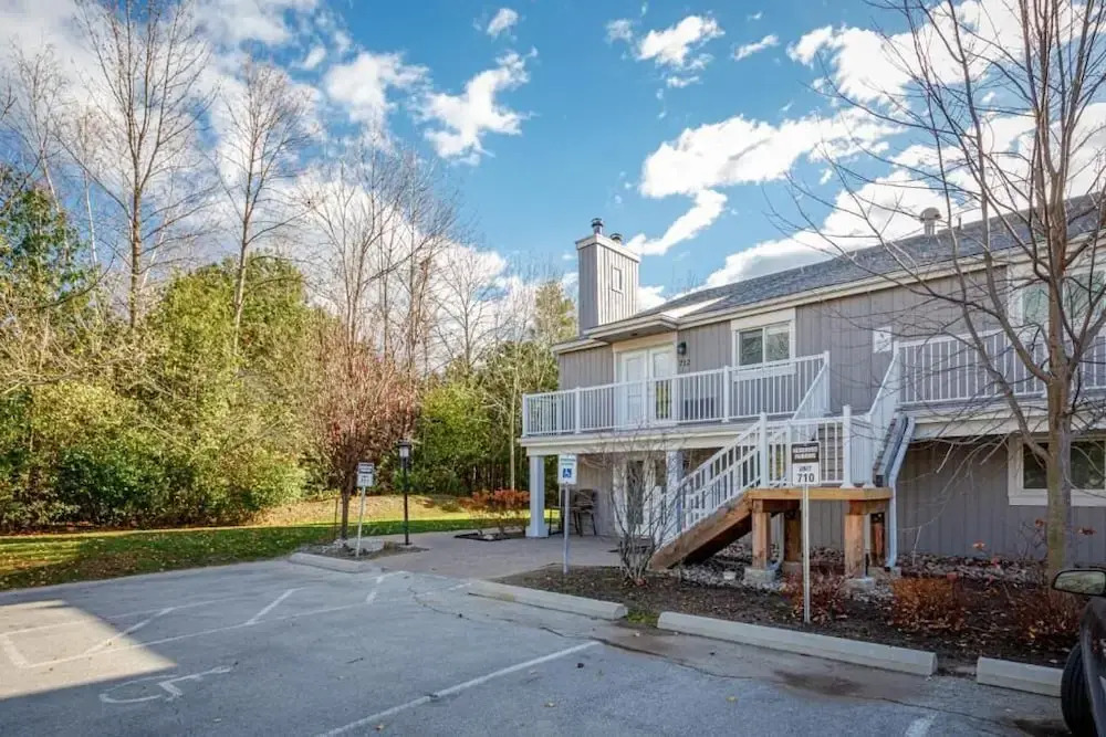 The Alpine - Central Collingwood Condo