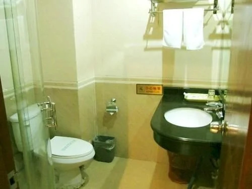 Qinzhou Yihao Hotel