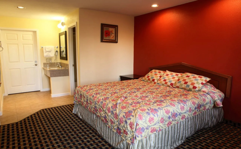 Bay Breeze Inn
