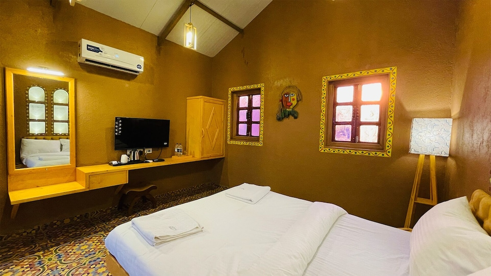 Monteria Village