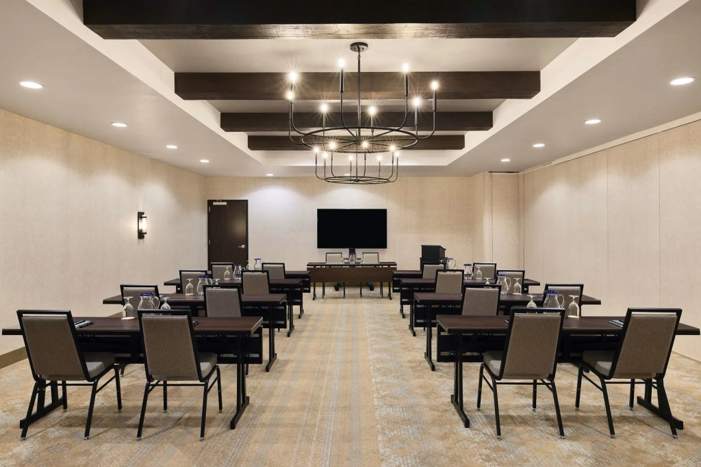 The Eddy Hotel Tucson, Tapestry Collection By Hilton