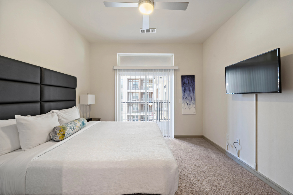 Downtown Location ✔Deep Cleaned ✔Modern Living