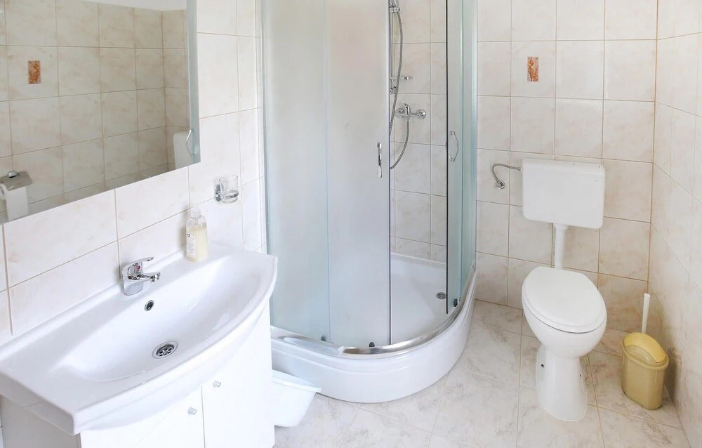 Beautiful Apartment in Sukosan With Wifi and 2 Bedrooms