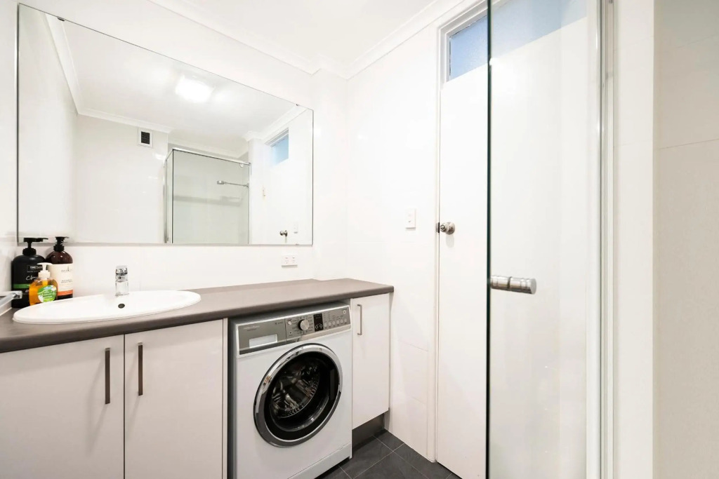 The Allegra - 180 degree ocean and city views