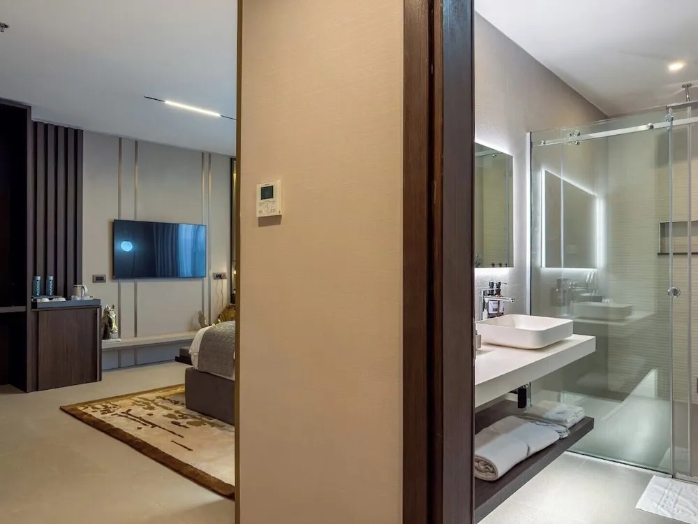 The Lusso Hotel