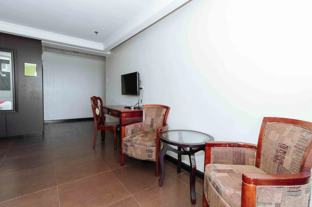 RedDoorz Plus @ Project 6 Quezon City