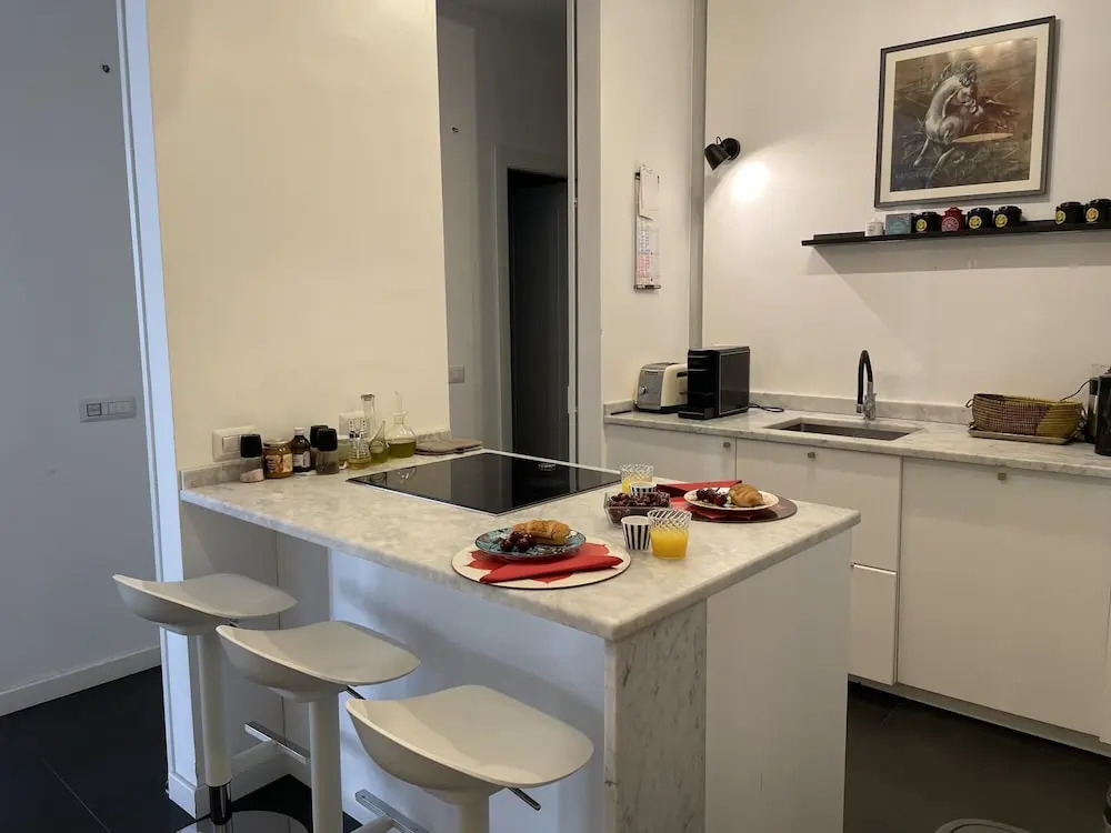 My Summer in Rome Spacious 2BR 2 Bath Home With a Balcony Near Famed Piazza del Popolo