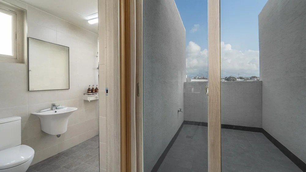 Jeju Timberhouse Pension