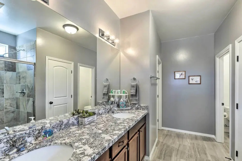 Ski, Hike & Explore: Bellemont Home w/ Fenced Yard