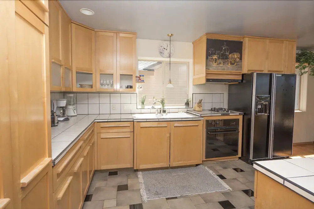 1746 Venice 3 Bedroom Home