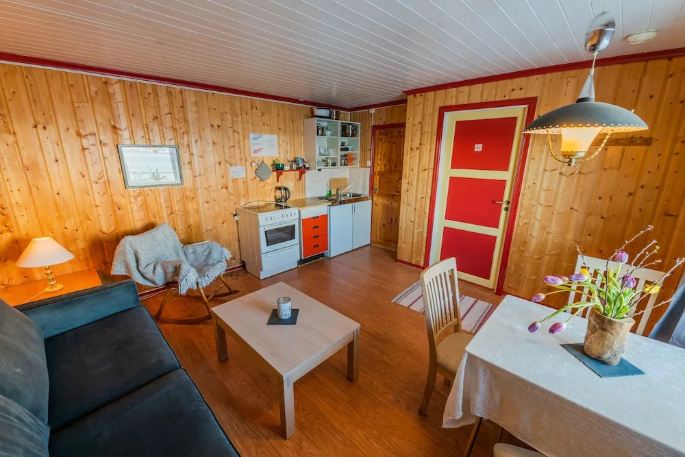 Lydersen Rorbuer Budget Hostel & Private Apartments