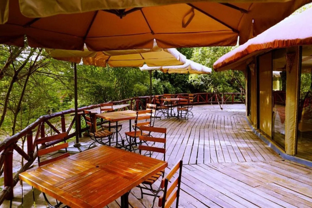 Отель PrideInn Mara Camp & Cottages