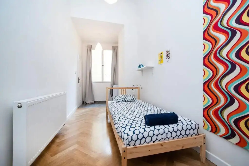 Bright, Spacious Apartment in the Historic Centre
