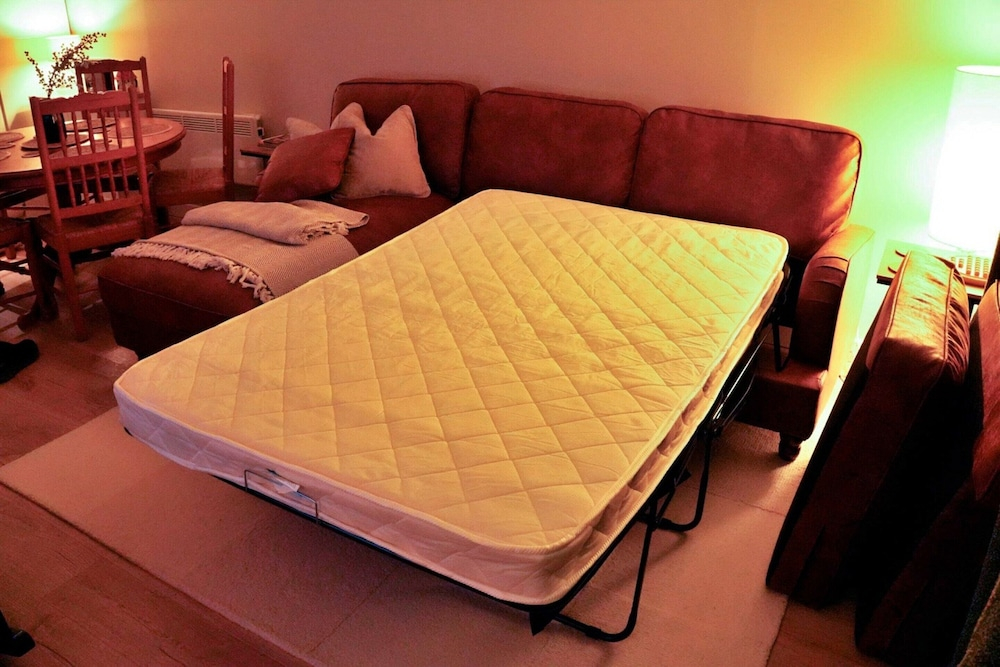 Pet-friendly Countryside Holiday Home, No Deposit