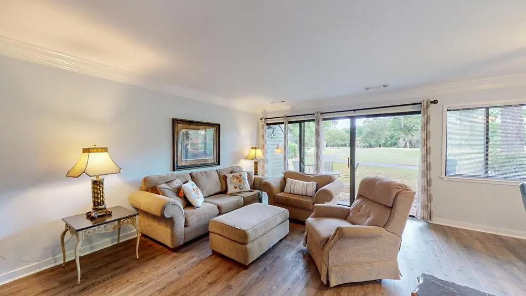 946 Inverness Village
