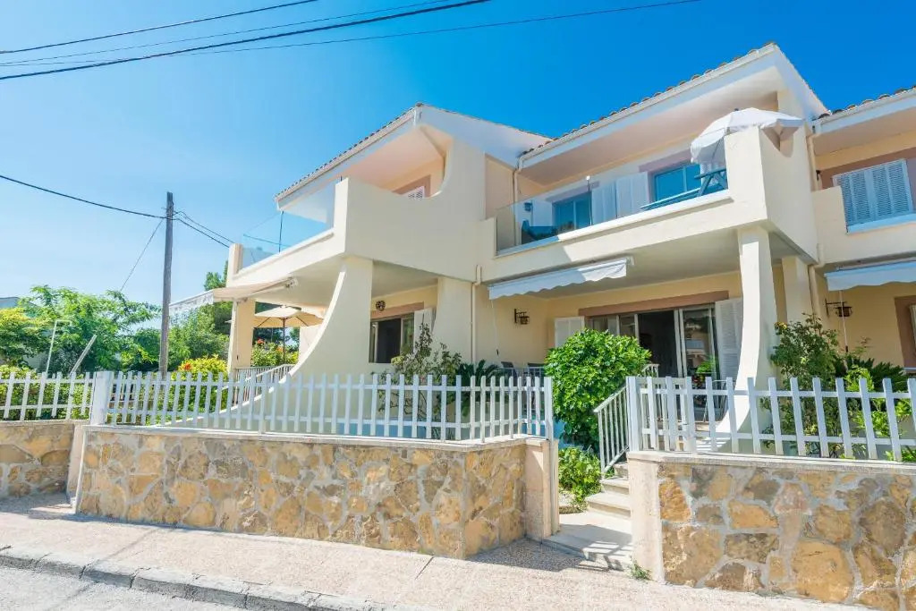 Sea Side 4, Adosado Primera Línea Playa Alcudia by SM Holiday Properties