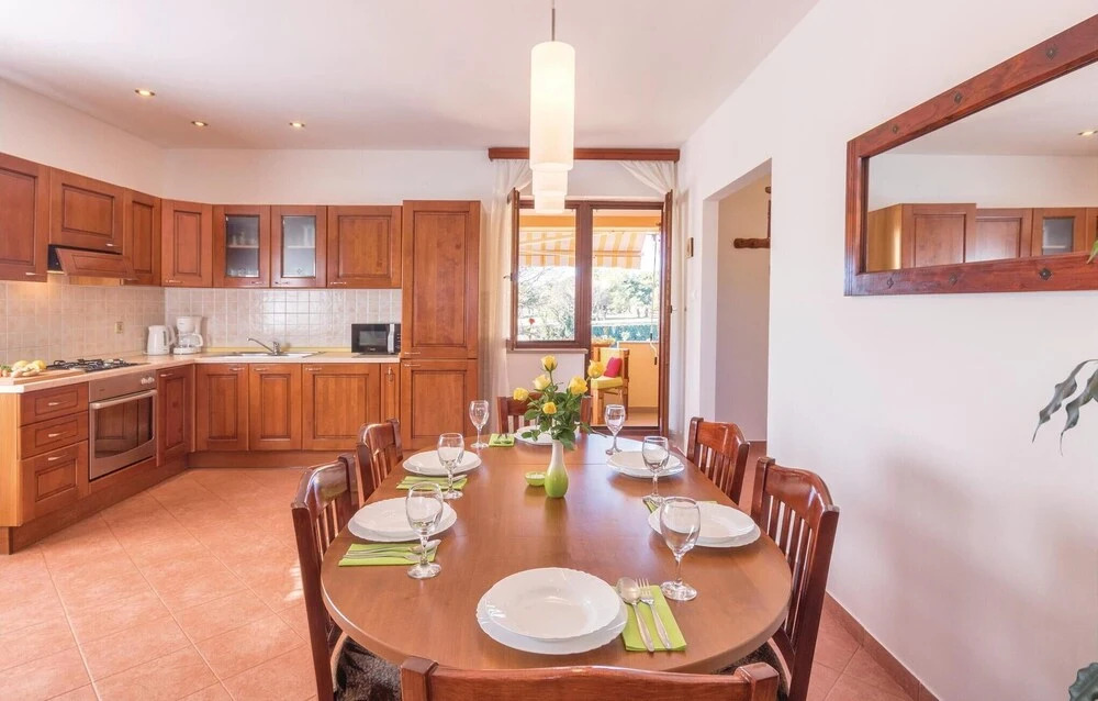 Amazing Home in Valbandon With Wifi and 2 Bedrooms