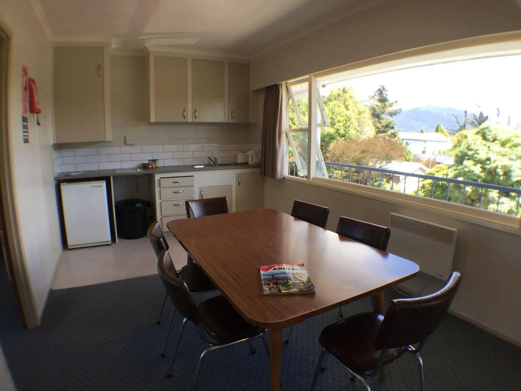 Te Anau Lakefront Backpackers