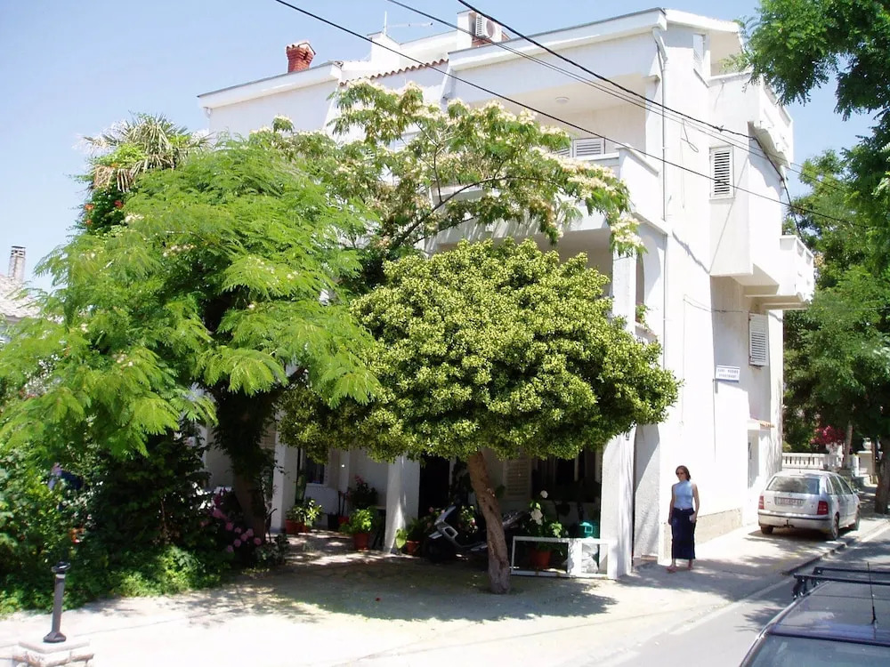 Apartments Neve