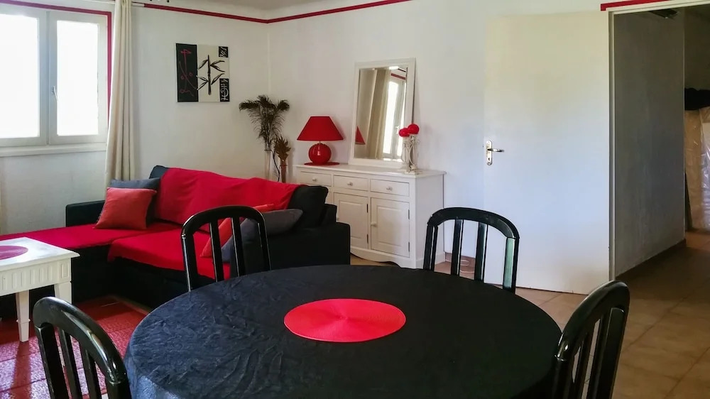 House With 3 Bedrooms in Ghisonaccia, With Enclosed Garden and Wifi -
