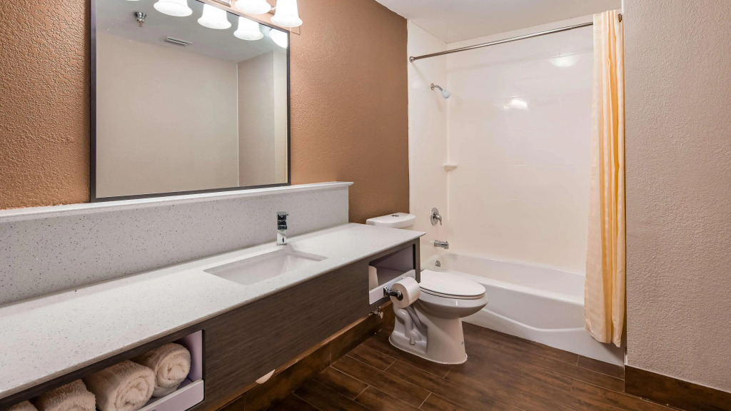 Best Western Plus Silverdale Beach Hotel