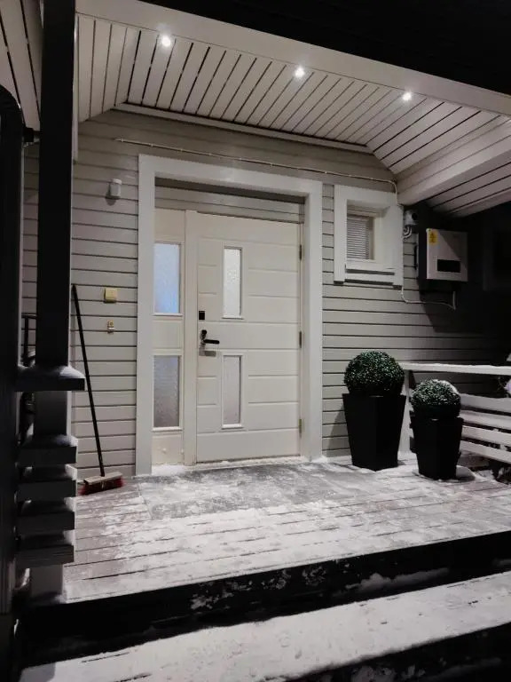 Arctic circle private 2nd floor suite and balcony