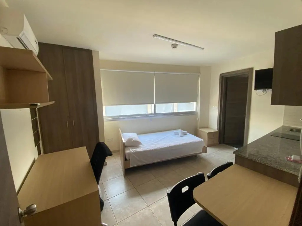 Modern studio in the historic center near beach