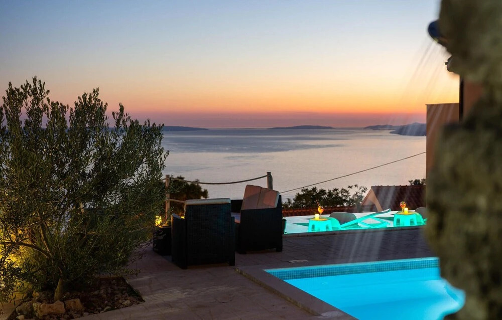 Stunning Home in Podstrana With Wifi and 3 Bedrooms