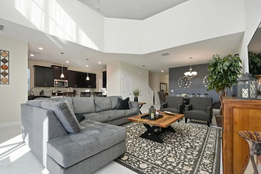 Modern 5 bedroom home in Champions Gate
