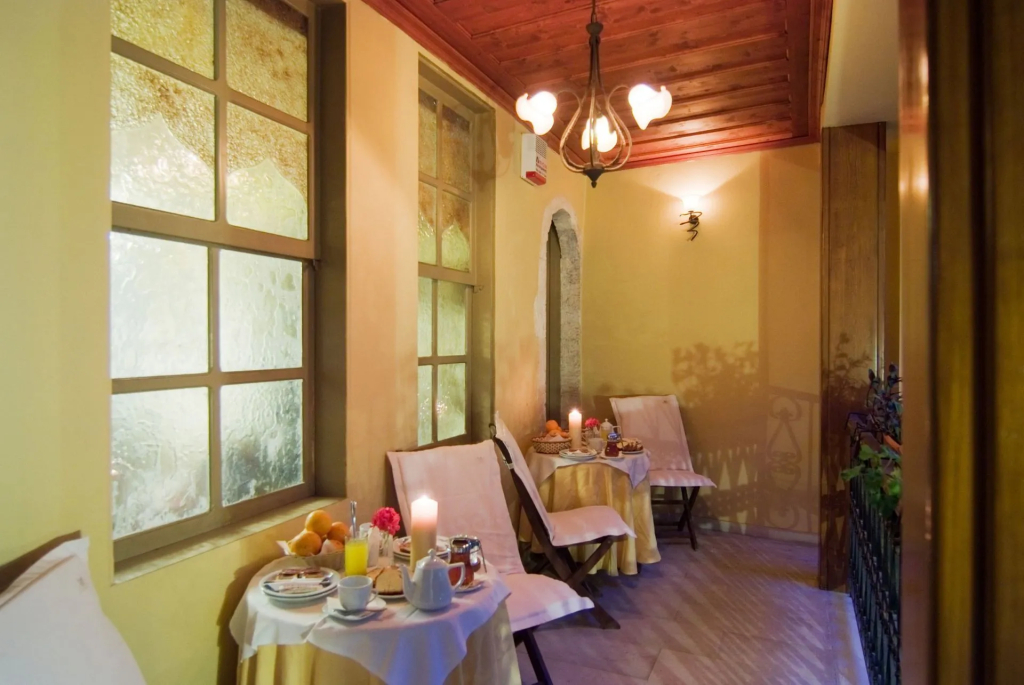 Belmondo Hotel